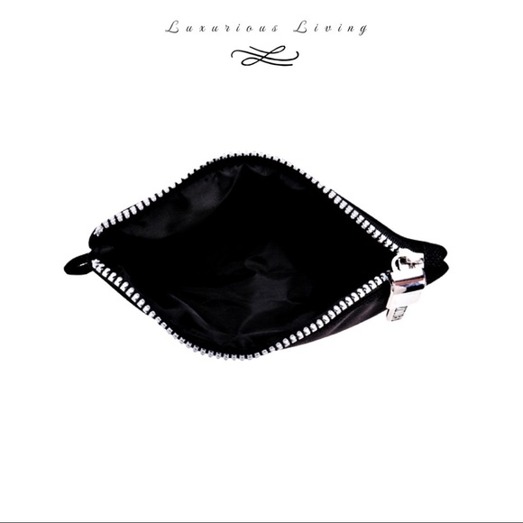 Vaultz Locking 5x8 Medicine Pouch - BLACK - Picture 2 of 5